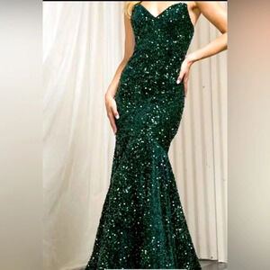 Amelia Couture Emerald Green Sequined Mermaid Dress with lace up back size 2